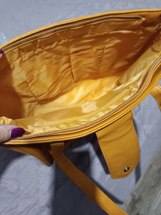 Nowa duża musztardowa torebka Avon
