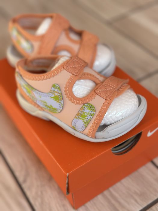 Сандалі Nike Sunray  Adjust 6 Se Peach  21 розмір