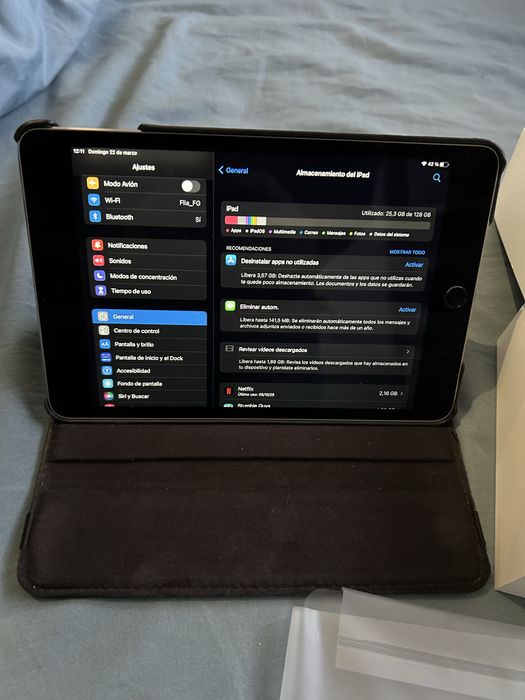 iPad mini 4 & iPhone 8