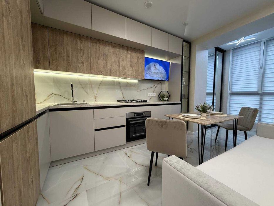 Продам ТОП 1  квартира Днепровская Брама 2