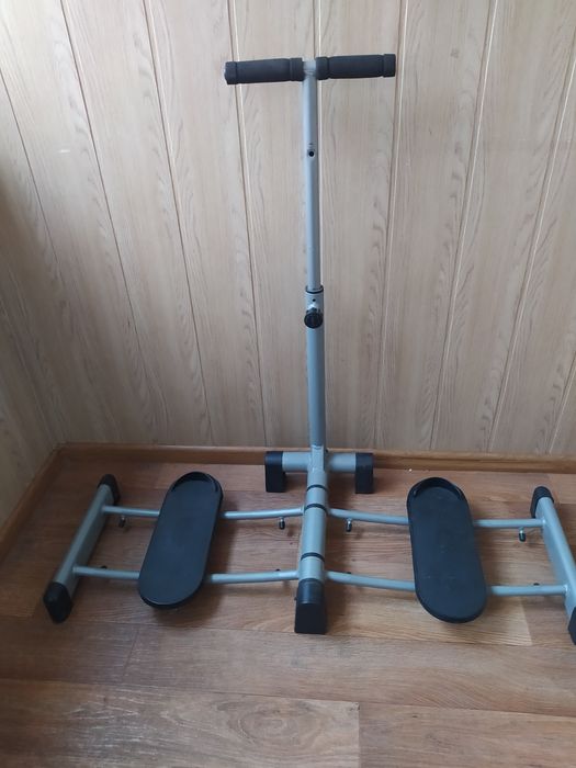 Тренажёр для ног и пресса,  степ Legmagic. Фитбол