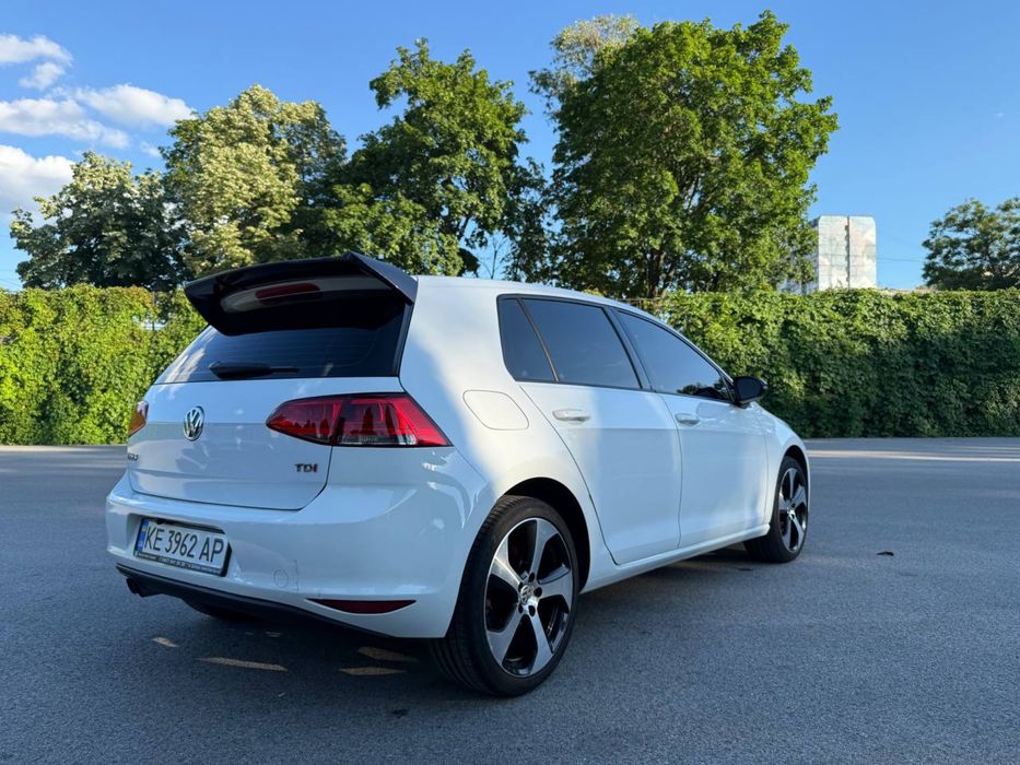 Volkswagen Golf 2013 VIN WVWZZZAUZEW020232 фото оголошення 2 з 10
