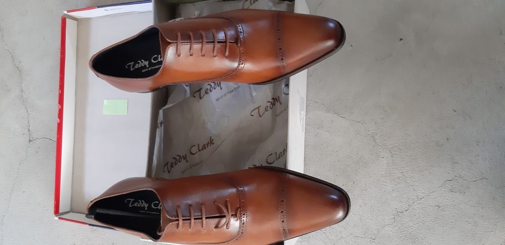 Sapatos de homem teddy clark 41 novos