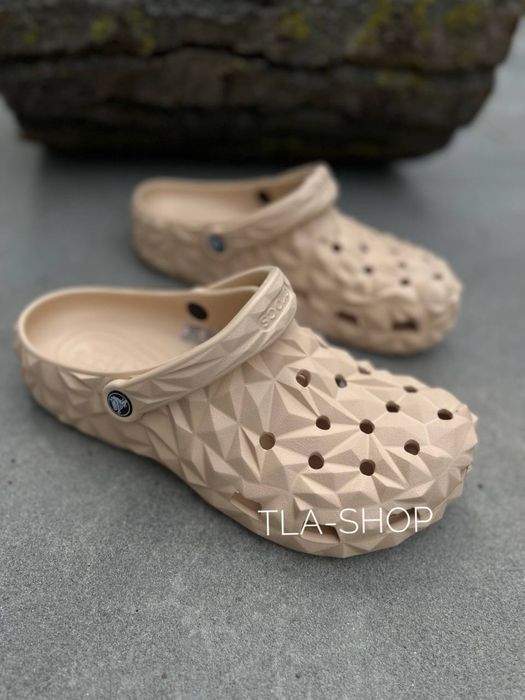 Стильні Crocs Classic Geometric Clog крокси жіночі/чоловічі