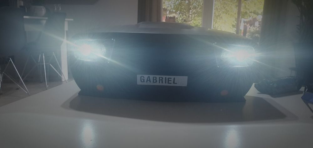 Lampka nocna dla chlopca auto.