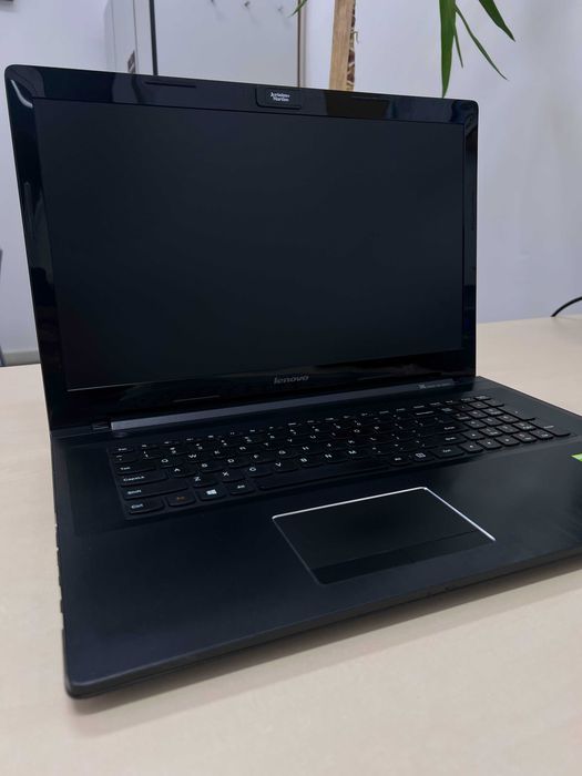 Szybki Lenovo 17,3" Full HD IPS | Intel i7 | SSD Samsung 870 EVO 500GB | Uszkodzony / Do naprawy