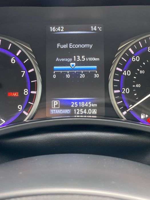 Infiniti Q50 2013. 3.7 газ-бен., повний приід
