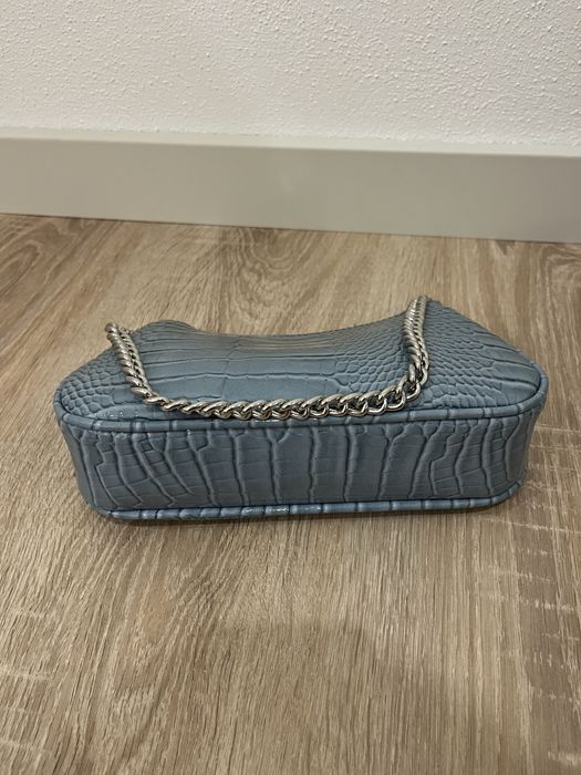 Mala Stradivarius efeito crocodilo azul -como nova