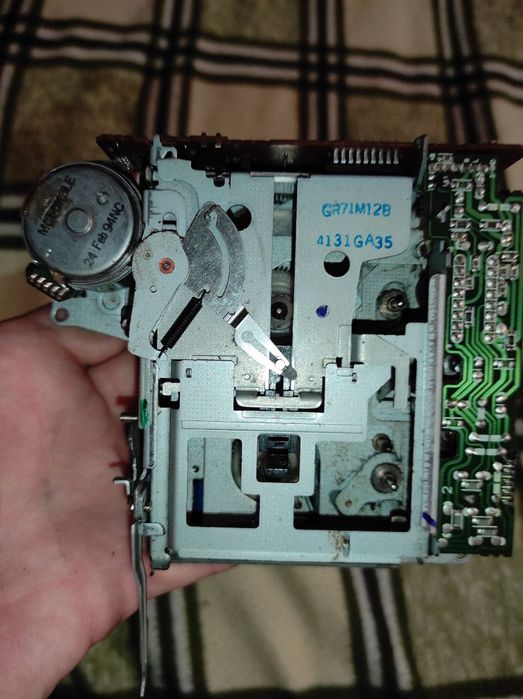 Лентопротяжный механизм с автомагнитолы