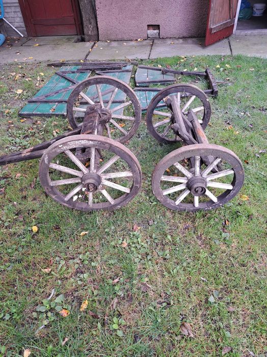 Sprzedam wóz wózek drewniany.