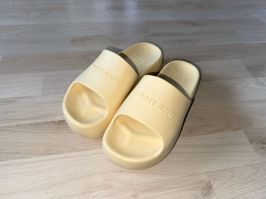 Klapki Tommy Jeans 37/38 masełkowe j.nowe
