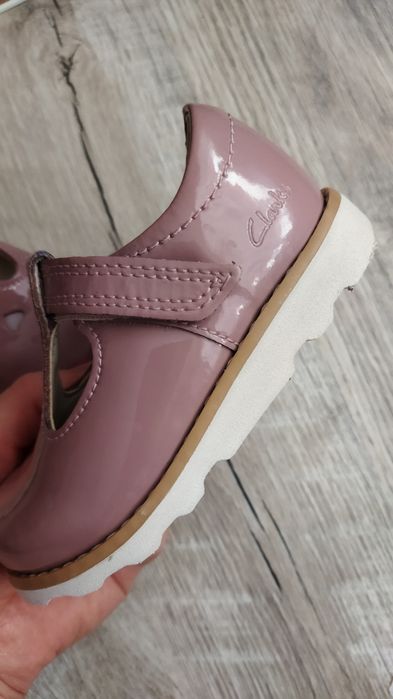 Лаковані туфельки