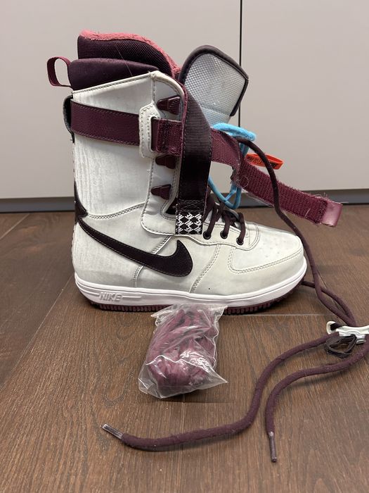 Жіночі Nike Zoom Force 1 рідкісного кольору.