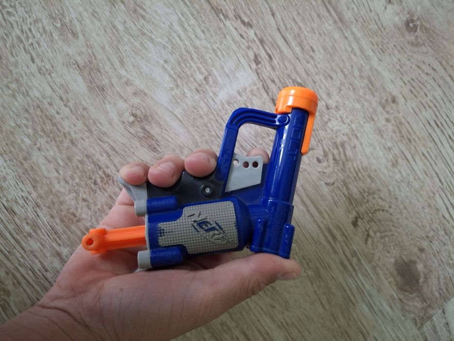 Пістолети nerf jolt