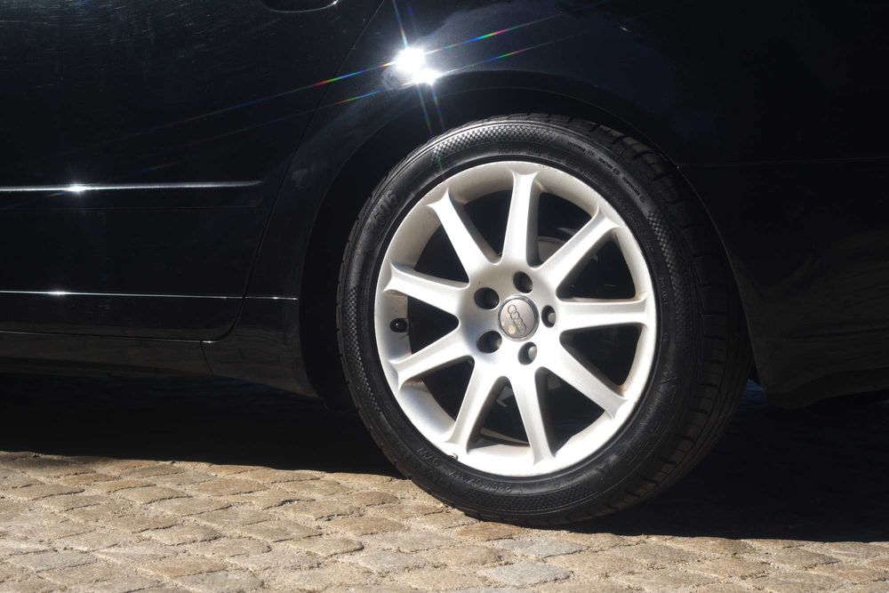 AUDI A4 2.0 TDI 140CV+ - Pronta a comer quilómetros.