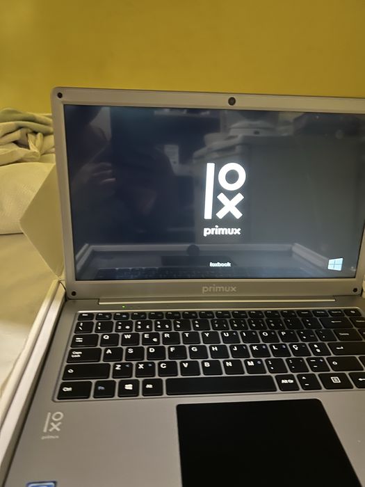 New notebook... only 27 days old, selling because I received another one.64740937409665122