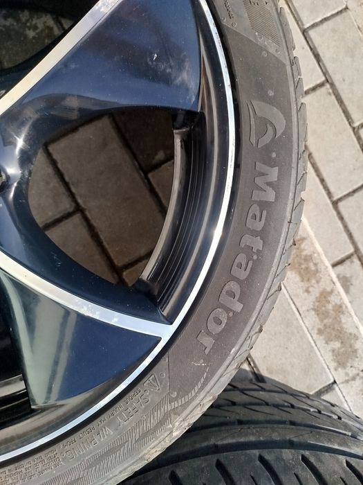 Sprzedam felgi aluminiowe z oponami.