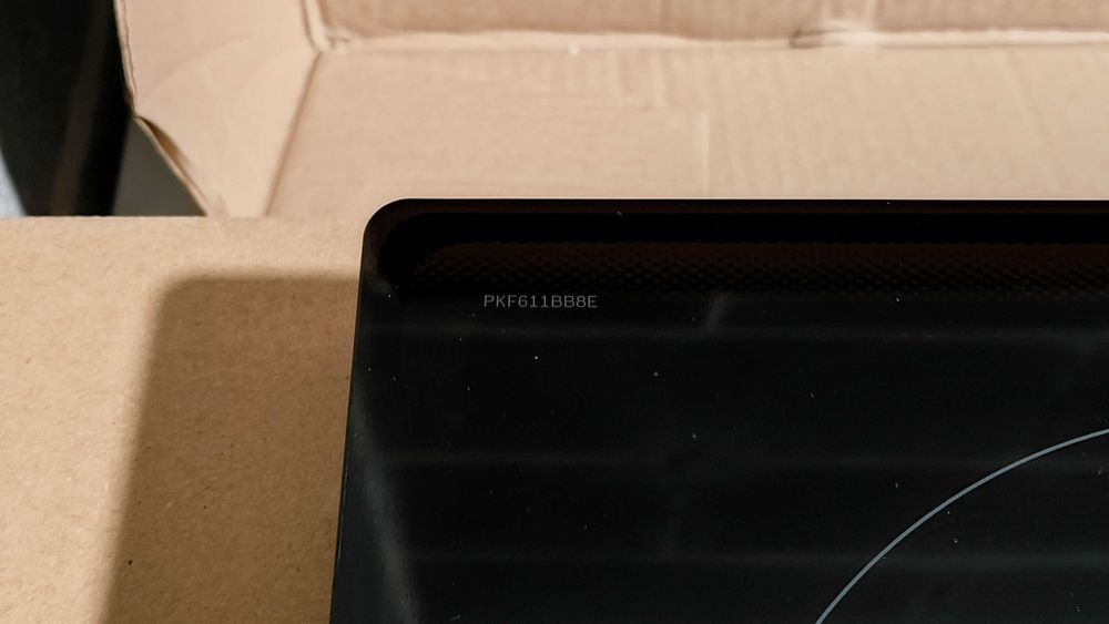 Placa Vitrocerâmica Bosch PKF611BB8E – Nova (Nunca usada)