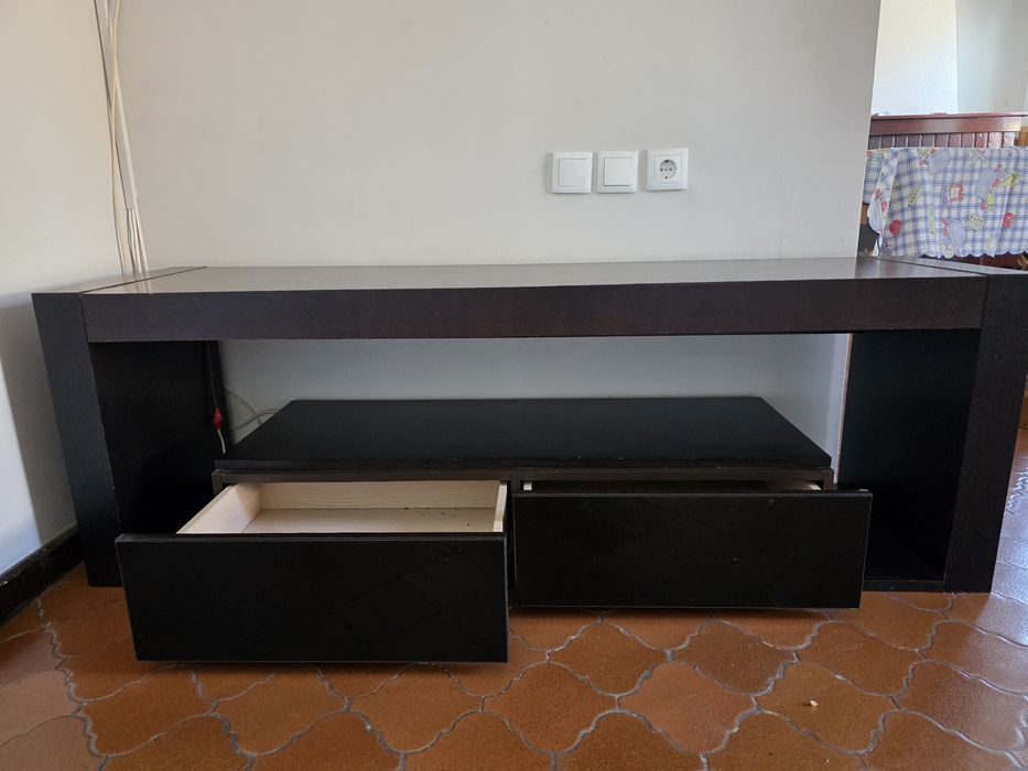 Móvel TV com consola