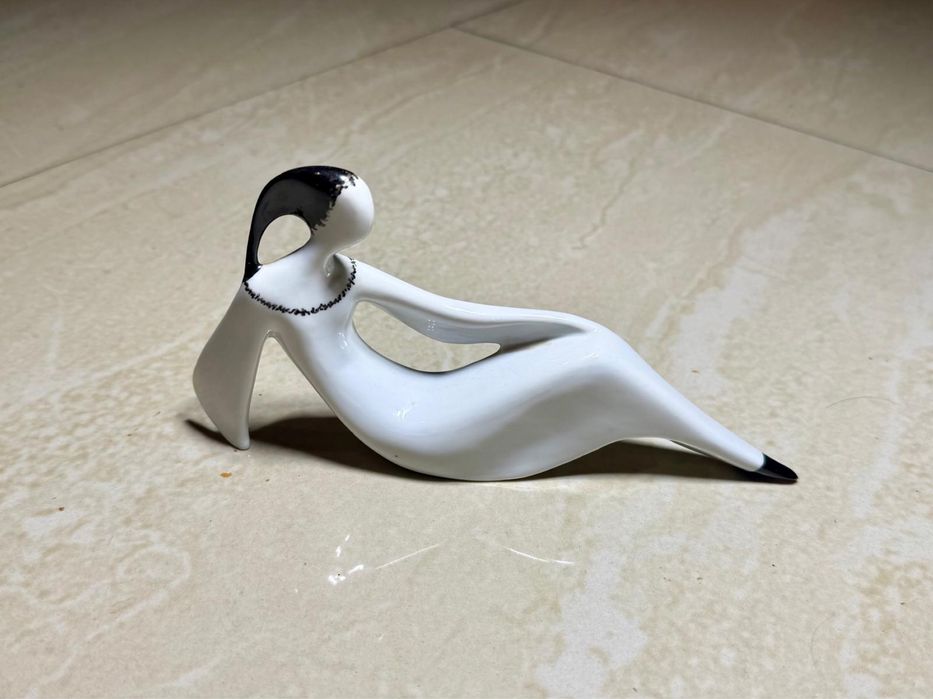 Figurka porcelanowa Ćmielów „Relaks” – AS Ćmielów – idealny stan