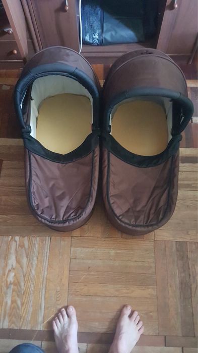 Коляска для дійнят/близнят