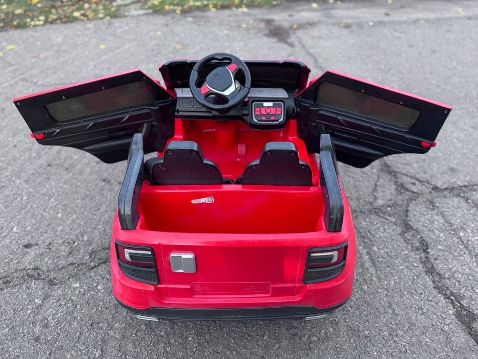 Дитячий електромобіль BMW повний привід