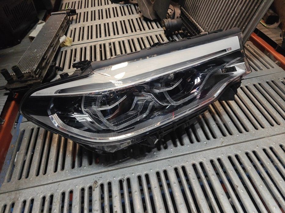Farol Frente Direito / Otica Direita Bmw 5 (G30, F90)  7439210-01 Zkw