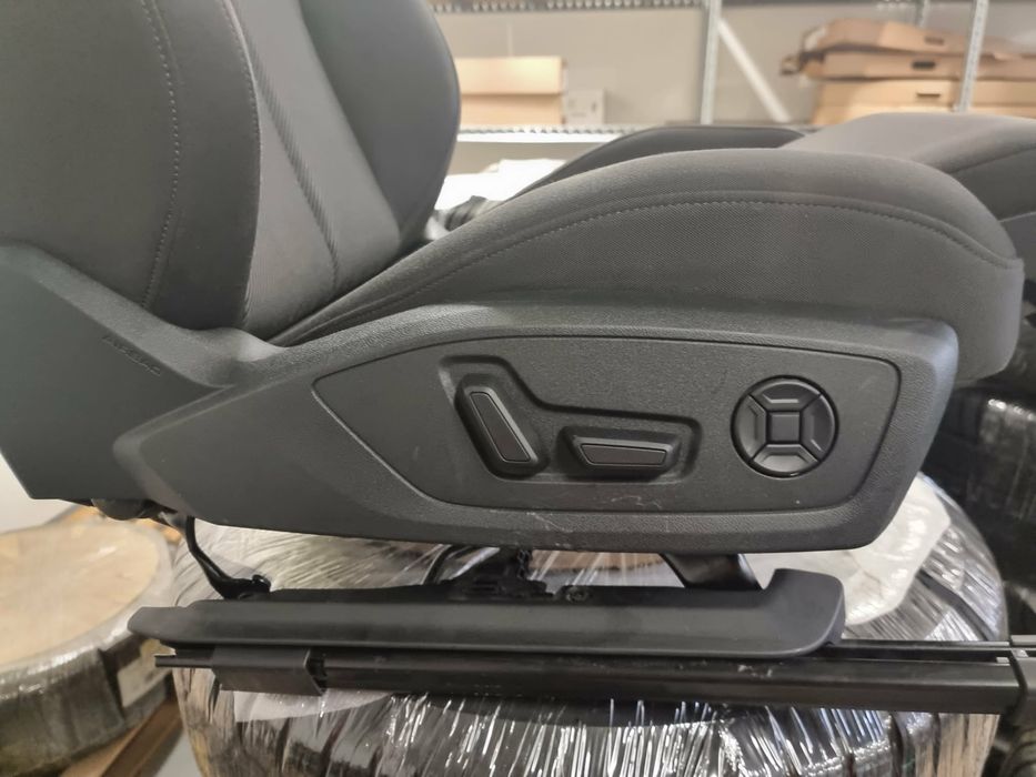 Komplet tapicerki Audi A6C8 Kombi