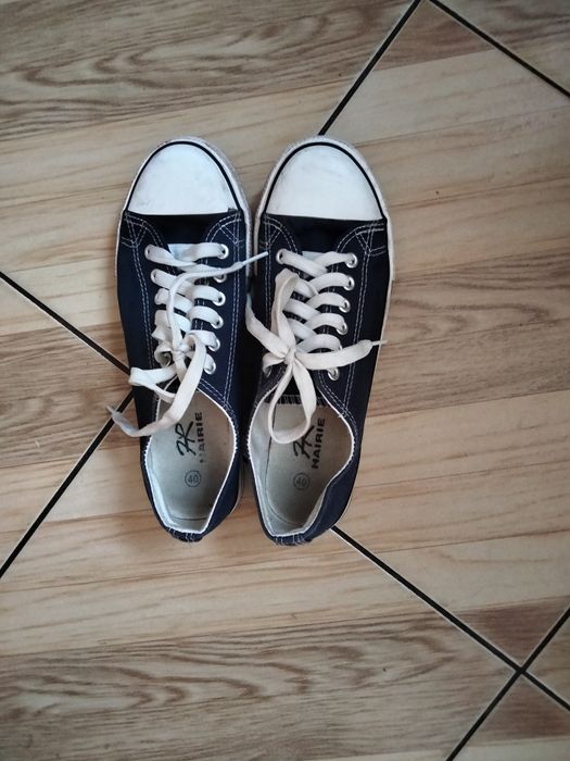 Sprzedam buty trampki