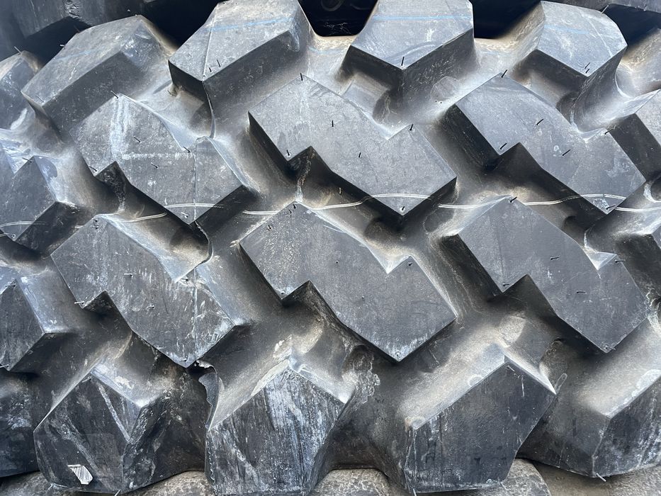 Шини14.00R20 (370/508)для Урал Камаз ДОСТАВКА або МОНТАЖ БЕЗКОШТОВНО