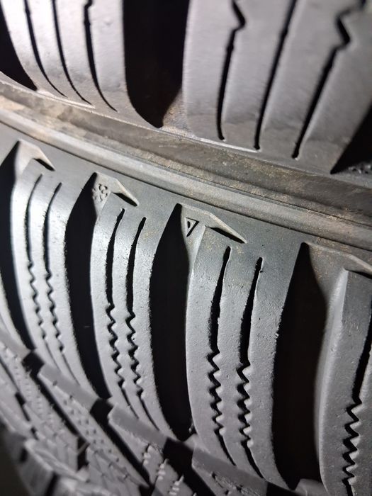 225/45 R18 Hankook Isept Evo 3 Шини б/в зима Комплект