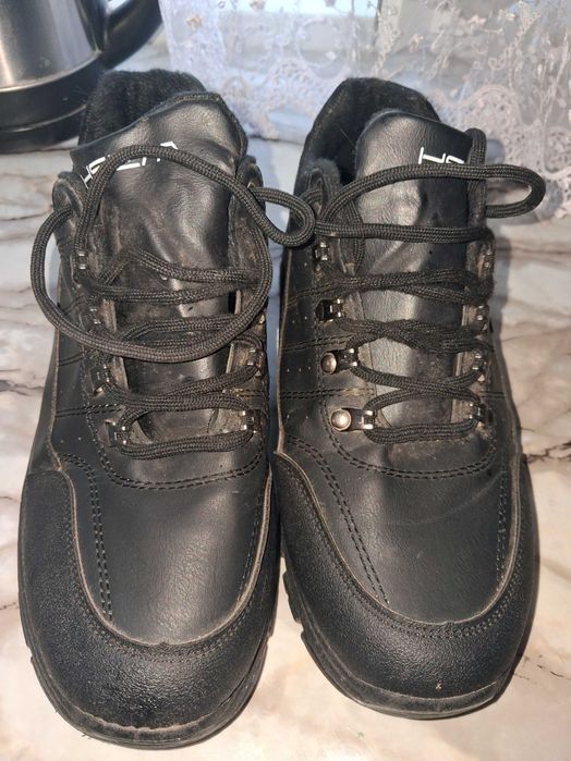 Продам чоловічі кросівки