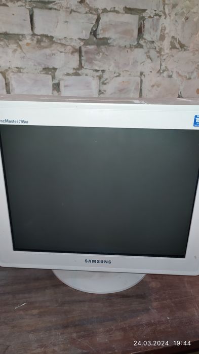 Монитор Samsung sung master 975df