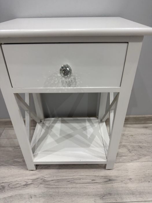 Szafka nocna biała z szufladą