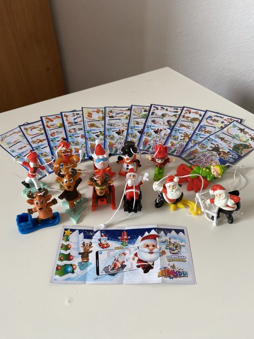 Kolekcja figurek «Boże Narodzenie 2022” z Kinder Niespodzianki.