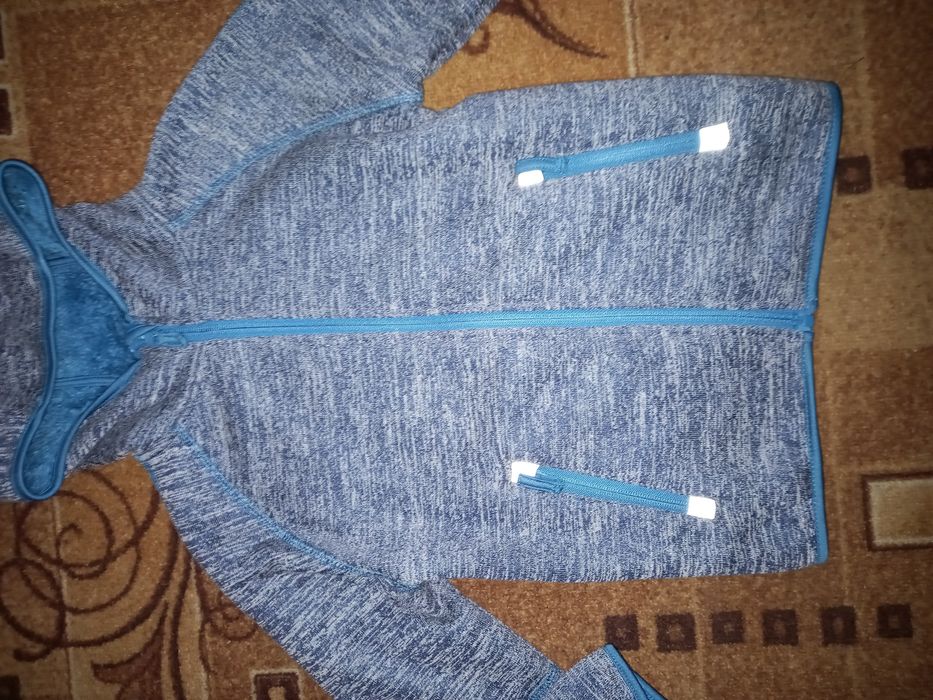 Очень тёплая спортивная кофта толстовка по 200 грн.