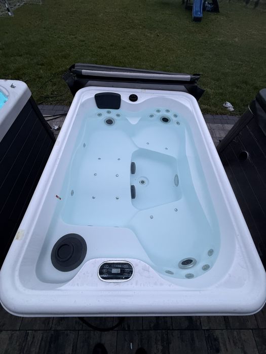 Jacuzzi zewnetrzne całoroczne 3 osobowe bluetooth muzyka