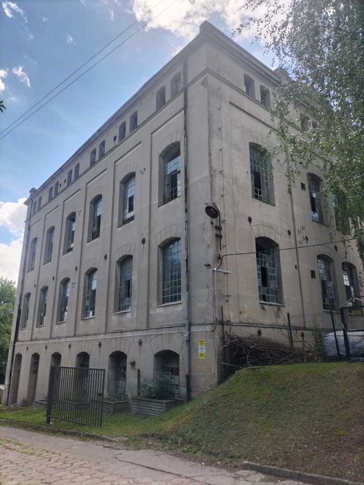 Stare  łukowe okna  żeliwne