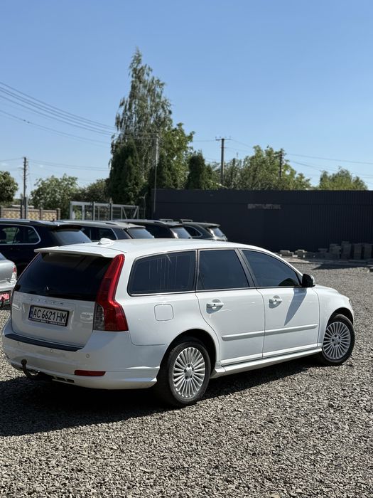 Продам  Volvo v 50 1.6 дизель 2011 р.  R-дизайн в максильній комплектації