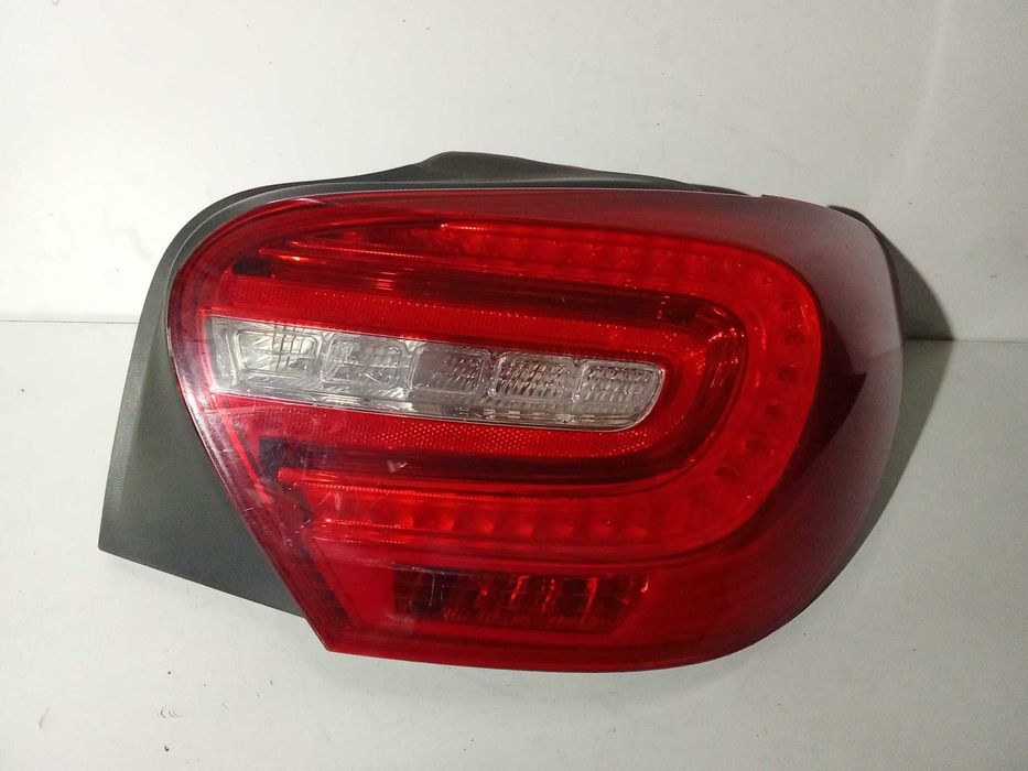 FAROLIM LADO DIREITO [LED] MERCEDES CLASSE A W176