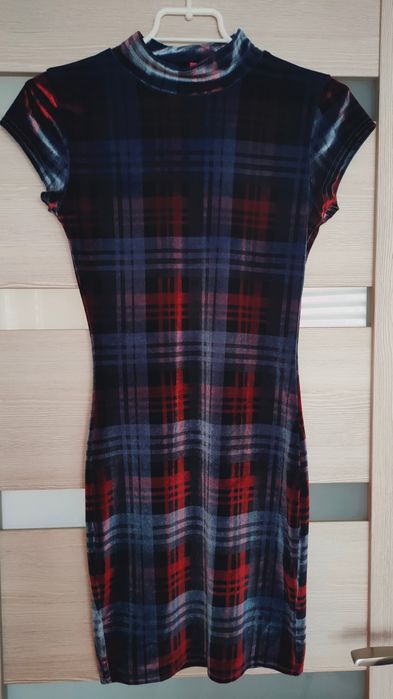 Sukienka Boohoo roz 38/38