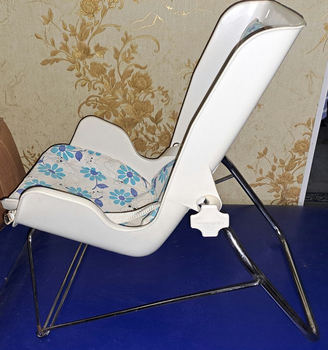 Дитяче кресло для сидіння