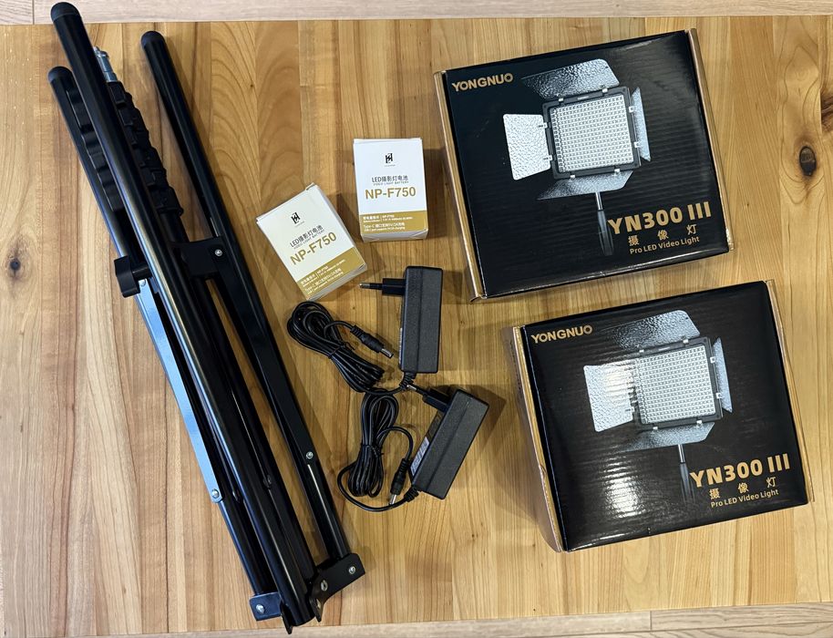 Відеосвітло YN-300III Yongnuo 3200-5500K блок живлення в комплекті