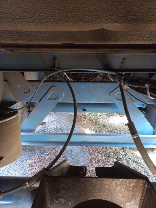 Напів-причіп контейнеровоз