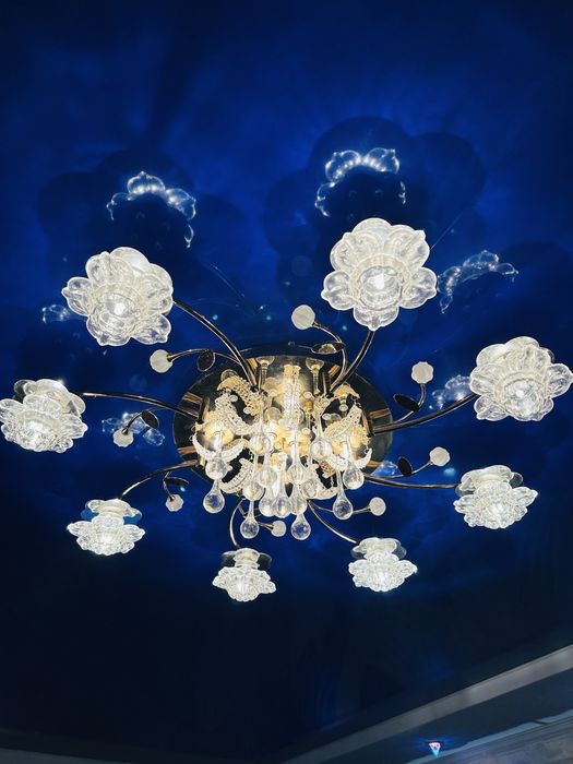 Розкішна люстра на 16 лампочок