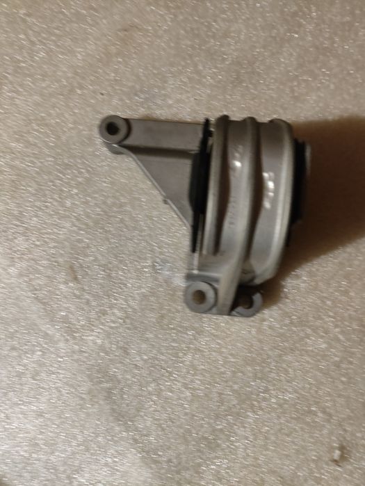 Apoio superior do motor Volvo s80 novo.