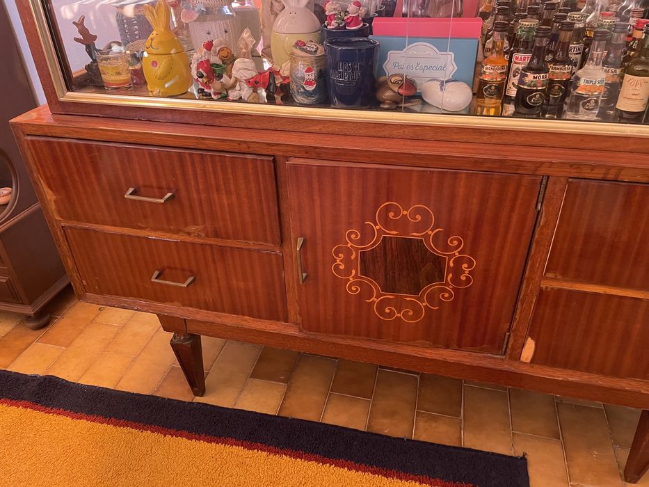 Cristaleira antiga para restauro