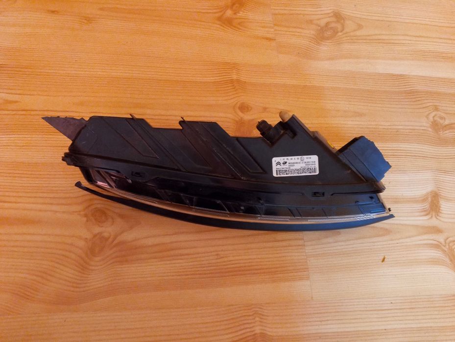 Lampa przód citroen C3 3 2021