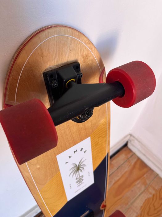 Skateboard / Skate novo Yamba