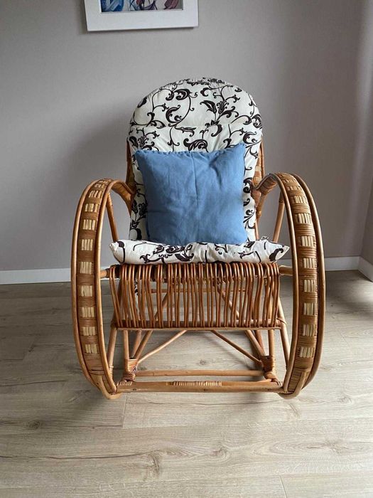 Fotel bujany rattanowy
